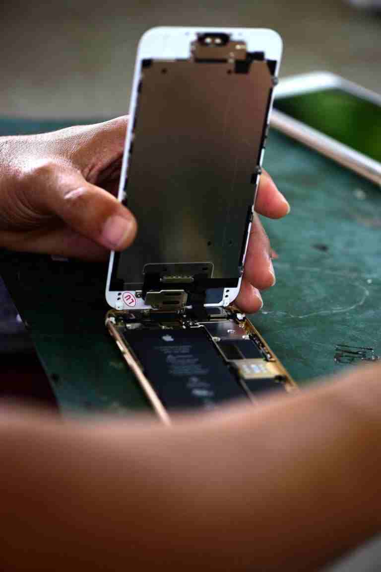 تعویض باتری موبایل آیفون 1 768x1151 جهرم تعویض باتری موبایل آیفون 1 768x1151 جهرم